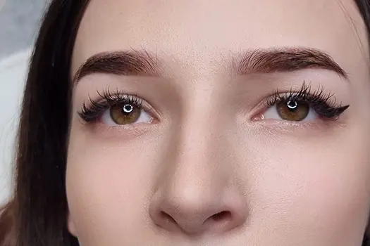 Augenbrauen Wien – perfekt geformte und gefärbte Augenbrauen im Beauty salon Ladys