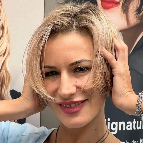 Zufriedene Kundin des Nagelstudios Beauty salon Ladys in Wien