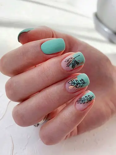Gepflegte Hand mit glänzendem Gellack aus dem Nagelstudio Beauty Salon Ladys Wien